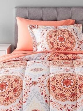 White and Orange Comforter Set